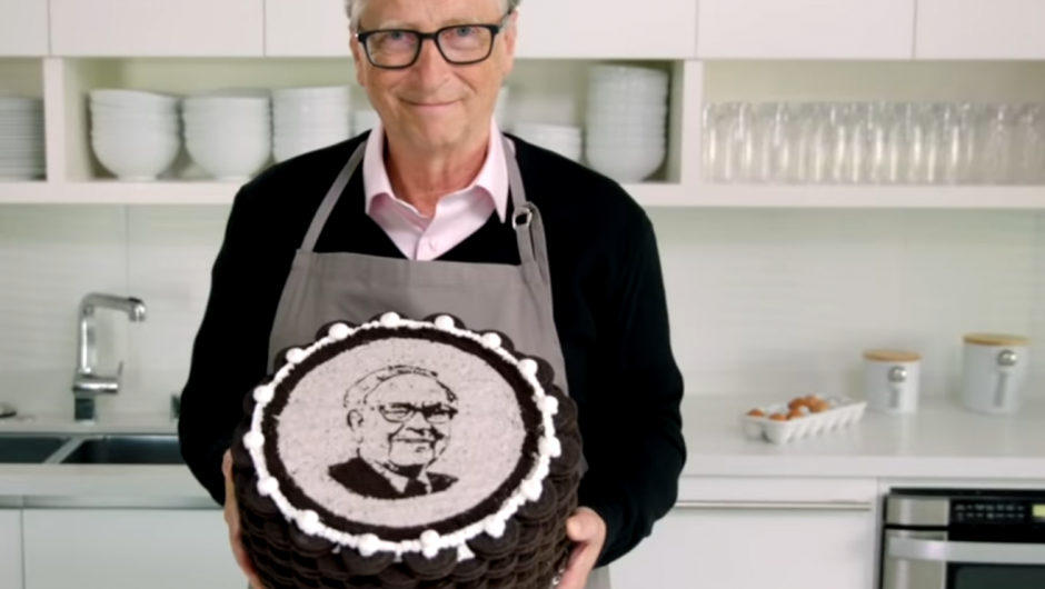Warren Buffet a împlinit 90 de ani, iar Bill Gates i-a făcut o urare inedită